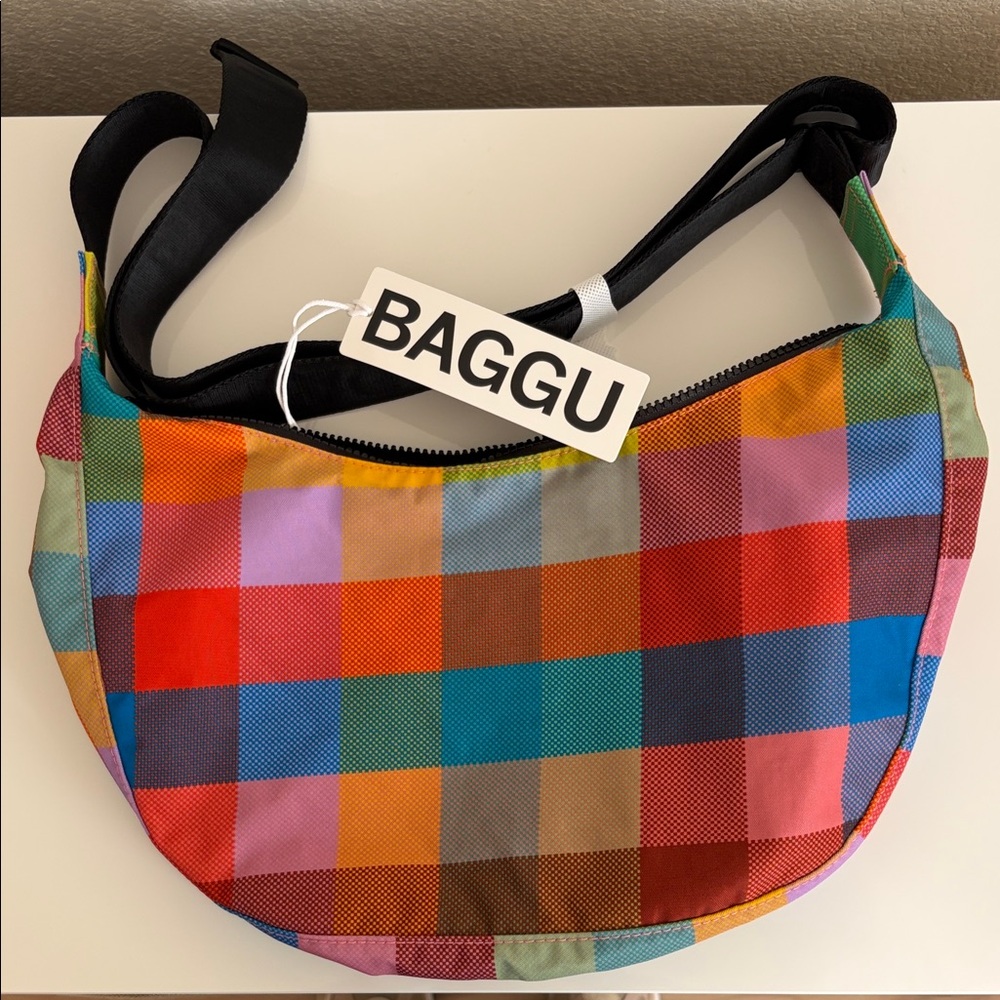 NWT Baggu Madras Medium Crescent